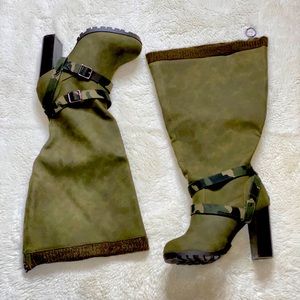 Knee-length olive green boots! 👢👢